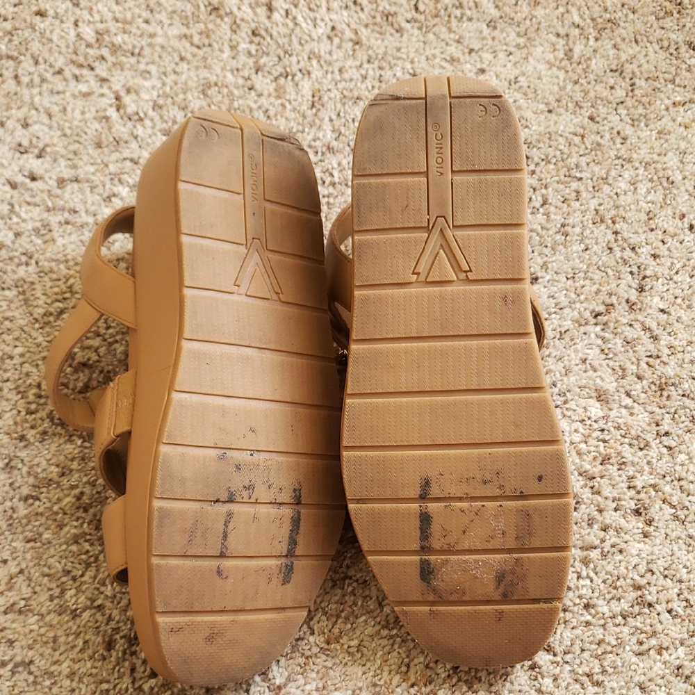 Vionic Tan Sandals - Picture 4 of 6